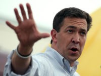 Republican candidate for U.S. Senate, Mississippi State Sen. Chris McDaniel (L) speaks during a Tea Party Express campaign event at outside of a Hobby Lobby store on June 22, 2014 in Biloxi, Mississippi. Tea Party-backed Republican candidate for U.S. Senate Chris McDaniel, a Mississippi state senator, is locked in a tight runoff race with incumbent U.S. Sen Thad Cochran (R-MS) who failed to win the nomination in the primary election. (Photo by Justin Sullivan/Getty Images)