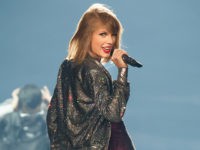 BOSSIER CITY, LA - MAY 20: Taylor Swift performs on stage for the 1989 World Tour at CenturyLink Center on May 20, 2015 in Bossier City, Louisiana. (Photo by Christopher Polk/Getty Images for TAS)