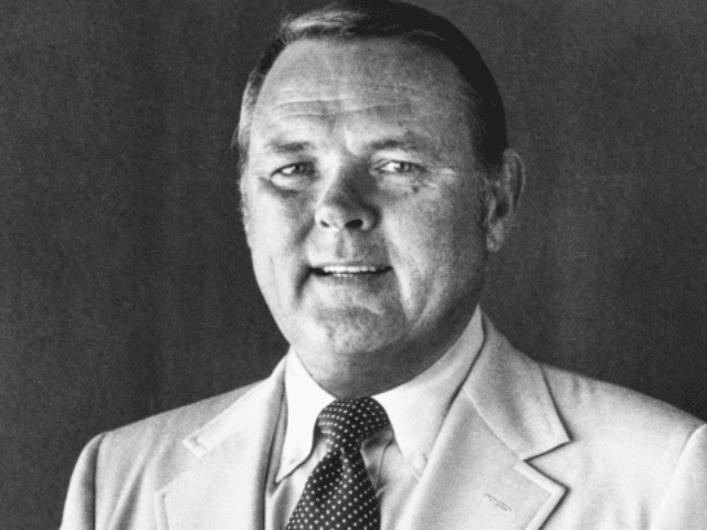 Keith Jackson, Legendary Voice of College Football, Dies at 89 - Breitbart