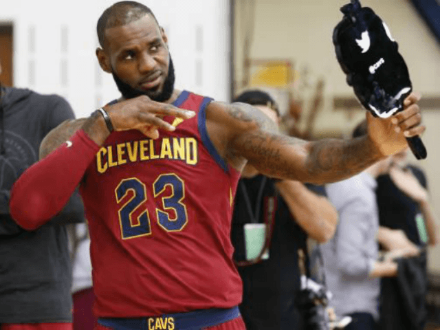 Image result for HD IMAges of LeBron James Reaches 30,000 Points, and He is the First to Congratulate Himself.