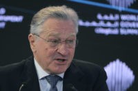 Robert De Niro takes aim at Trump’s climate change policy