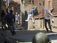 Indian Kashmiris clash with police in Srinagar on April 1