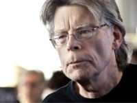 StephenKingscracks1 American author Stephen King poses for photographers on November 13, 2013 in Paris, before a book signing event dedicated to the release of his new book 'Doctor Sleep', the sequel to his 1977 novel 'The Shining'. The best-selling author has written over 50 novels and sold 350 million copies worldwide. …