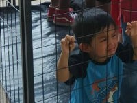 child-cage-protest-border-policy-twitter Fact Check: ‘Caged’ Child Photo Is Not What Immigration Advocates Claim