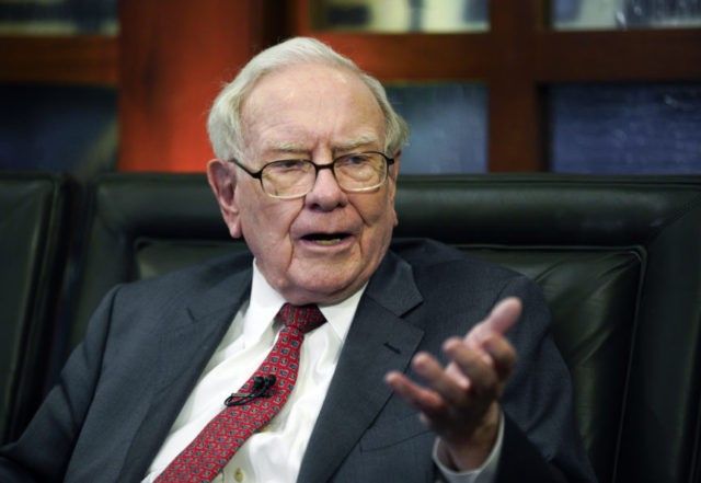Warren Buffett, Jamie Dimon: Quarterly profit forecasts hurt economy
