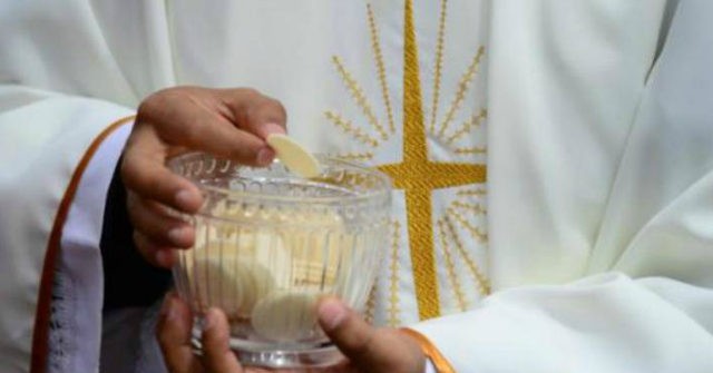 U.S. Bishops Vote to Draft Document on Worthiness to Receive Communion 1 U.S. Bishops Vote to Draft Document on Worthiness to Receive Communion