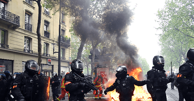 PICS: Leftists Stage Annual May Day Riots in Paris 1 PICS: Leftists Stage Annual May Day Riots in Paris