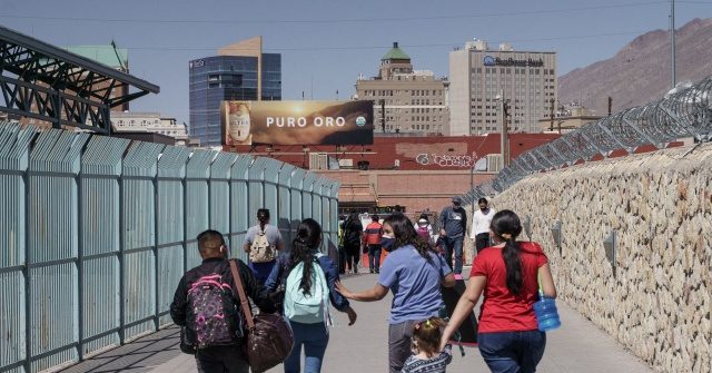 Texas Judge Restores Trump's 'Remain in Mexico' Policy that Biden Ended 1 Texas Judge Restores Trump's 'Remain in Mexico' Policy that Biden Ended
