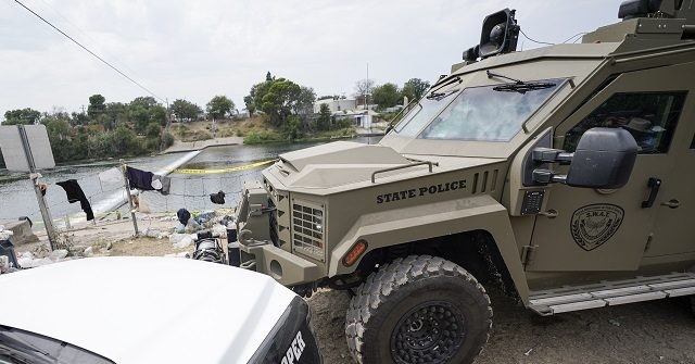 Migrant Camp Drops to 9100 After Texas Closes Border Crossing in Del Rio 1 Migrant Camp Drops to 9100 After Texas Closes Border Crossing in Del Rio