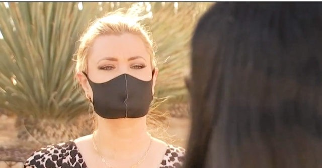Mother Furious After Teacher Tapes Mask onto Fourth-Graders' Faces 1 Mother Furious After Teacher Tapes Mask onto Fourth-Graders' Faces