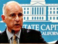 Jerry Brown Signs Bill Allowing Illegal Immigrants with Driver's Licenses to Vote