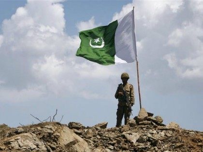 Pakistan-Flag_Reuters