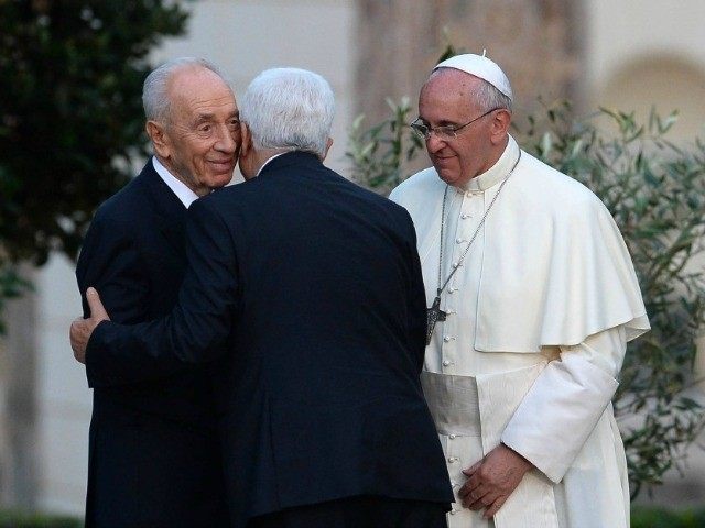 Pope-Francis-Abbas-Peres-afp