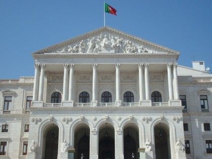 Portuguese_Parliament_building_front_fachade