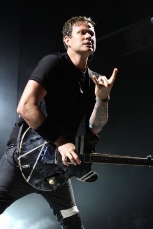 Tom DeLonge to leave Blink-182 'indefinitely' - Breitbart