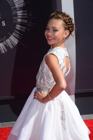 Maddie Ziegler talks dancing with Shia LaBeouf for Sia - Breitbart