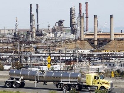 California Oil Refinery (Paul Sakuma : Associated Press)