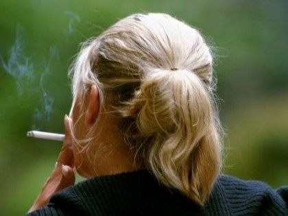 woman-smoking-ap