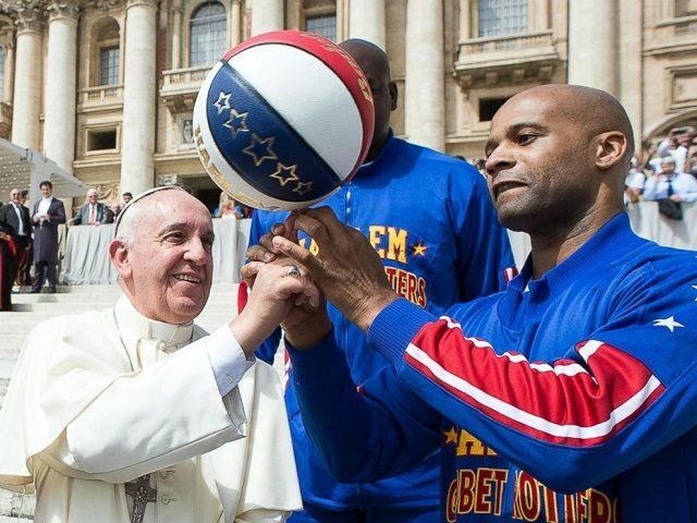 Pope Francis Gets Basketball Tips From Harlem Globetrotters