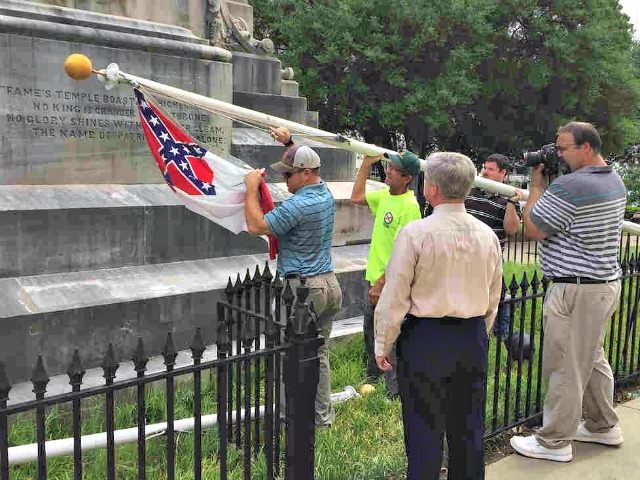 Alabama Governor Orders Confederate Flag Removed From State Capitol Grounds