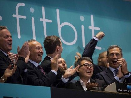 Fitbit (Eric Thayer / Getty)