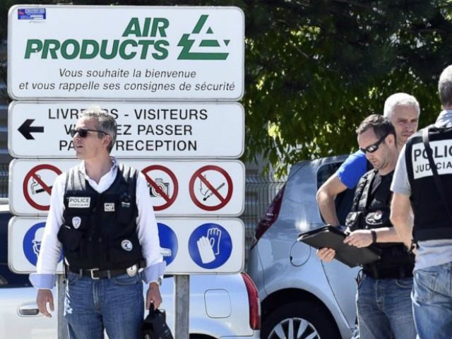 PHOTO: French police secure the entrance of the Air Products company in Saint-Quentin-Fall