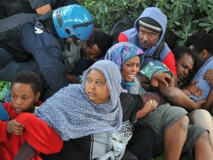 Italy-France-border-migrants-ap