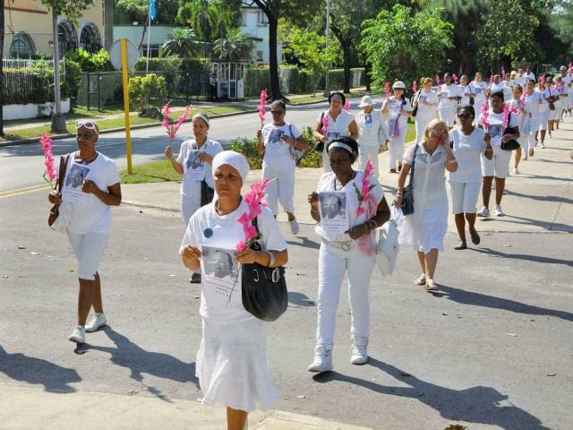 Cuba: 50 Ladies in White Arrested After Communist Mob Stoning