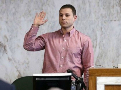 Benjamin Unger is sworn in as a witness in the trial against Jews Offering New Alternative