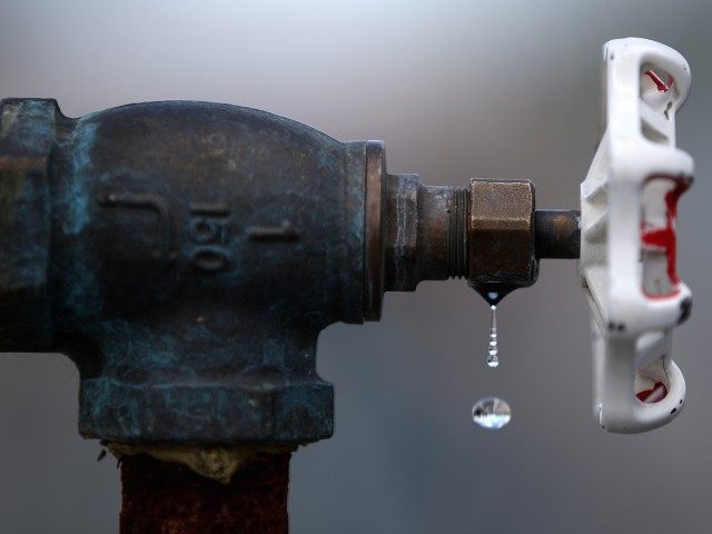 Water faucet (Justin Sullivan / Getty)