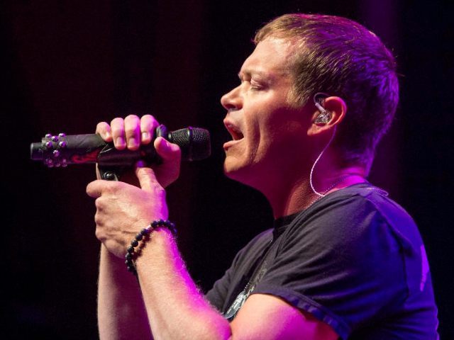 Watch 3 Doors Down Singer Throws Man Out Of Show For Hitting A Woman