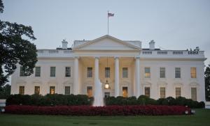 White House lifts 40-year ban on photos during public tours