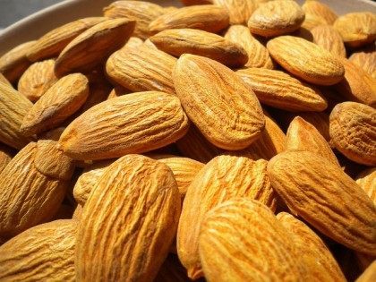 Almonds (HealthAliciousNess / Flickr / CC)