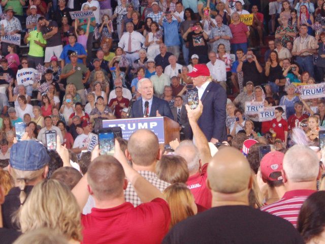 Minute by Minute: Donald Trump Rally in Mobile, Alabama