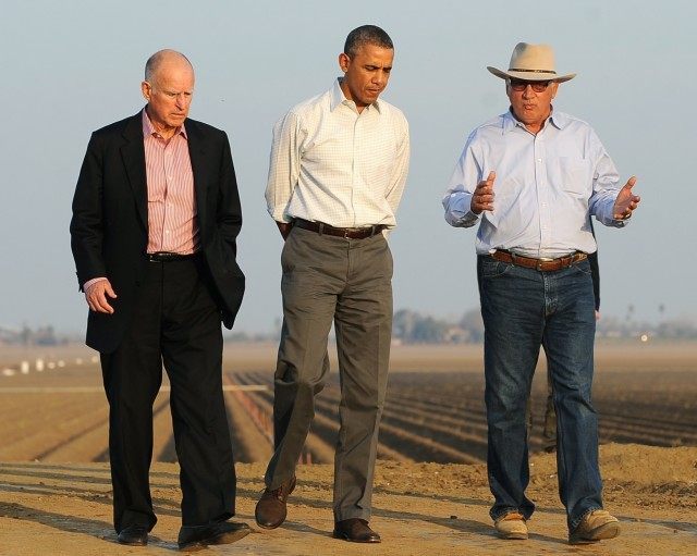Jerry Brown Obama farm (AFP / Getty)