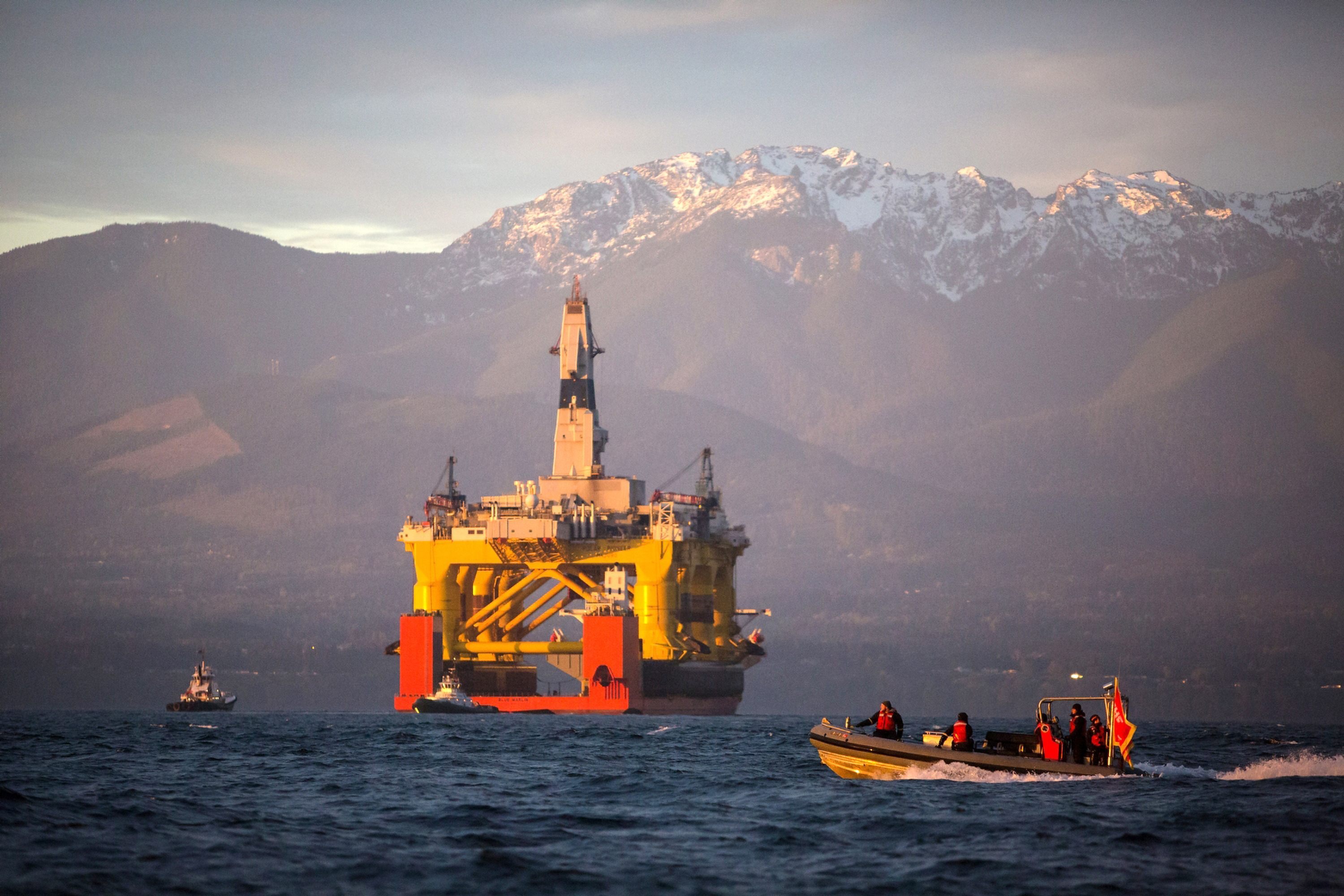 Полезные ископаемые страны канада. Аляска нефть. Добыча нефти на Аляске. Аляска нефтедобыча. Нефтяные месторождения Канады.