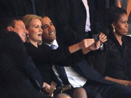 Obama Selfie (Roberto Schmidt / AFP / Getty)