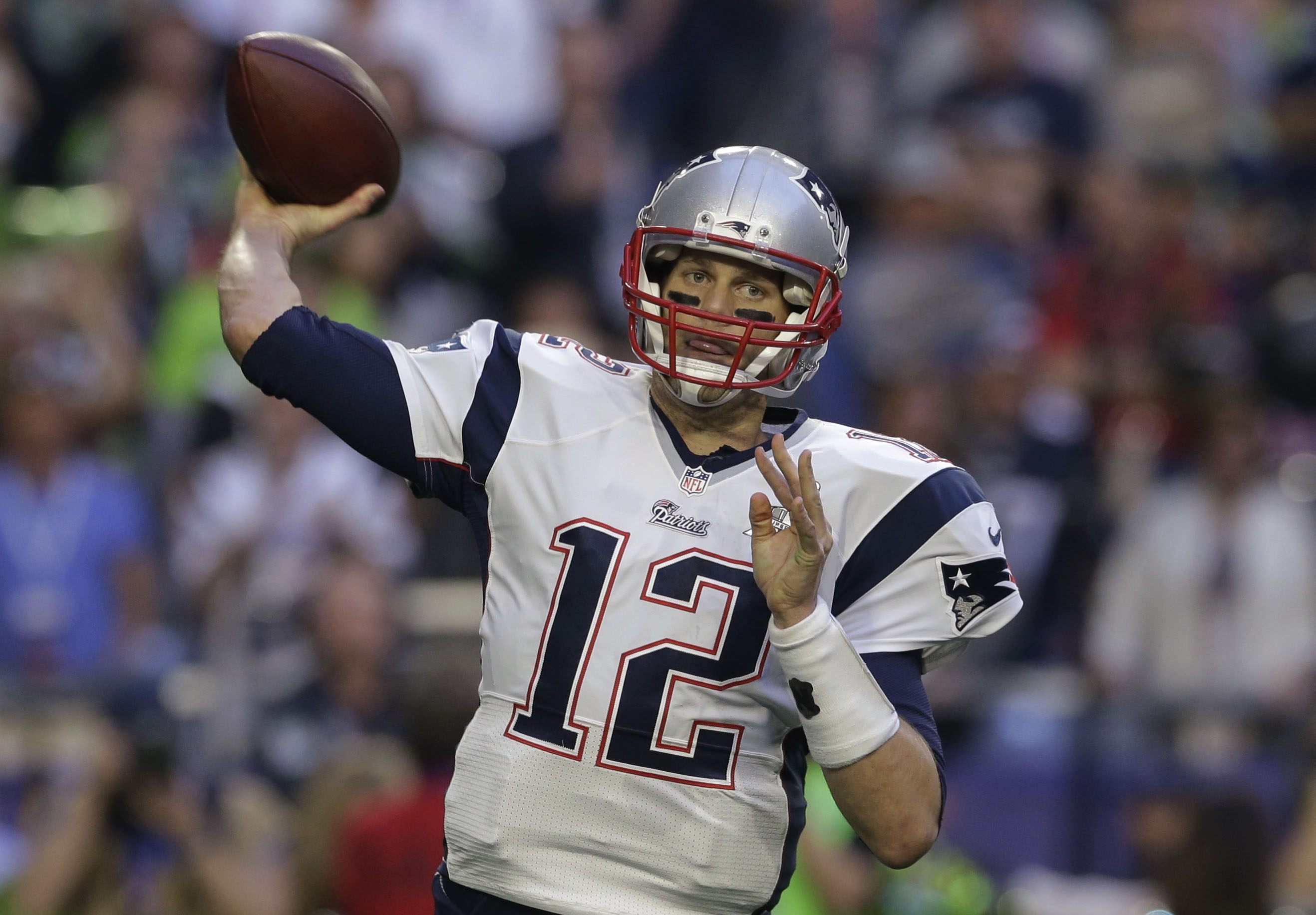 Patriots Favored to Win Super Bowl