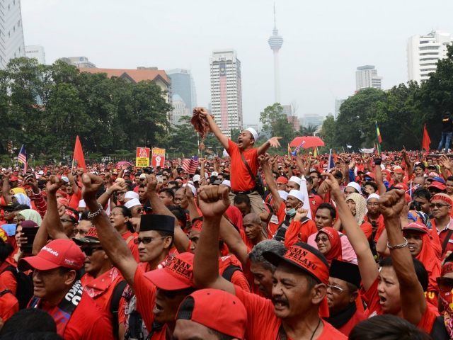 Ethnic Malaysians Paralyze Capital with Anti-Chinese Rally