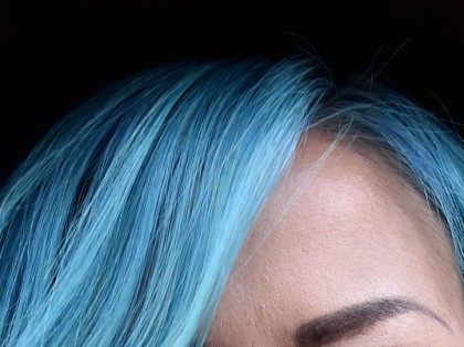 Blue hair (Mike Coppola / Getty)
