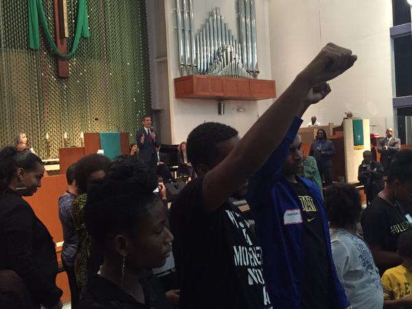 Black Lives Matter disrupts Garcetti (Mark-Anthony Johnson / @FlyEgret / Twitter)