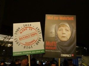 Merkel Scarf Leipzig