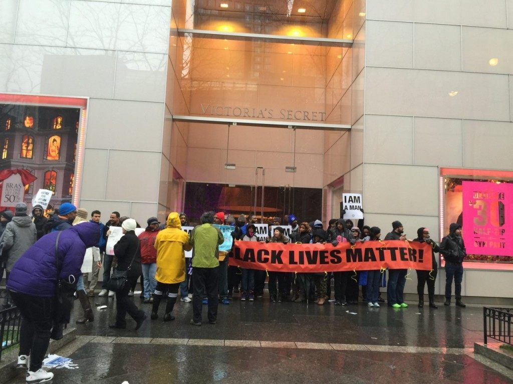 Black Lives Matter Blocks Victoria's Secret (Lee Stranahan / Breitbart News)