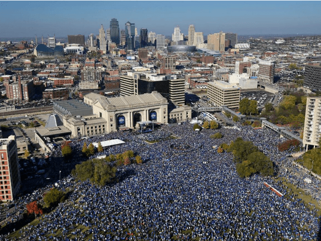 800K Fans Celebrate Royals World Series Win Without Rioting, Violence