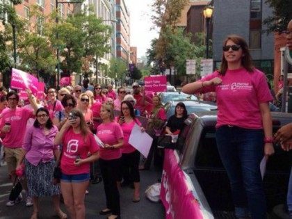 Pro-Planned Parenthood protest outside Locust St. facility