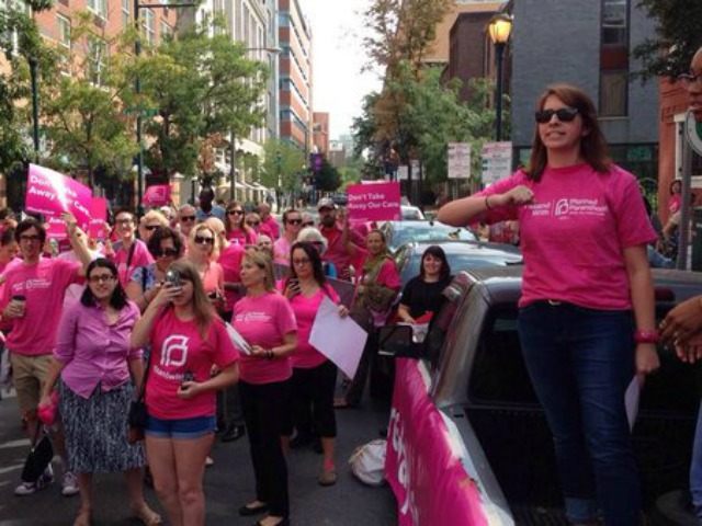 Pro-Planned Parenthood protest outside Locust St. facility