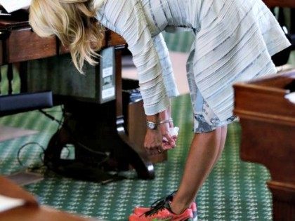 Wendy Davis Stretches During Filibuster
