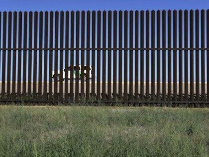 ap-border-fence-land-deals-4_3 (1)