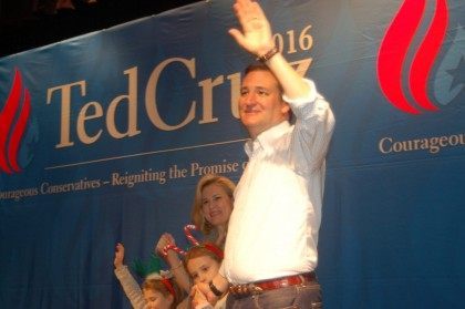 Ted Cruz and family at Daphne, AL rally, 12/19/15