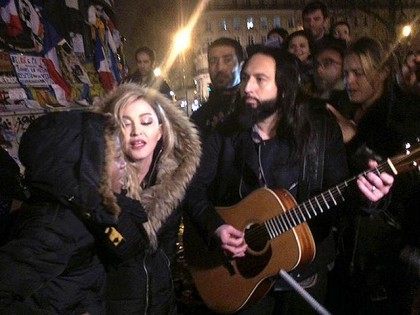 Madonna-Street-Performance-Paris-Twitter